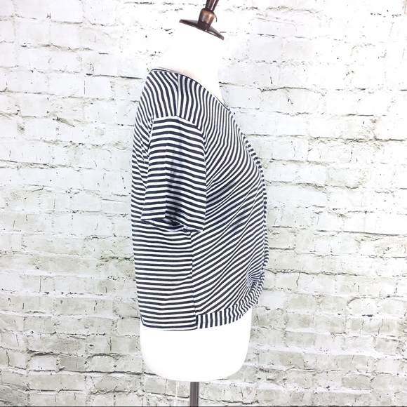 Me to We Cropped Striped Twist Top (Size L) - Picture 3 of 7